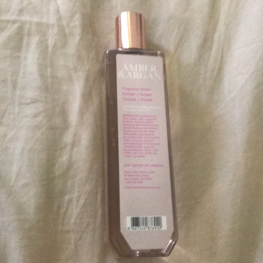 Amber & argan fragrance mist bath& Body Works